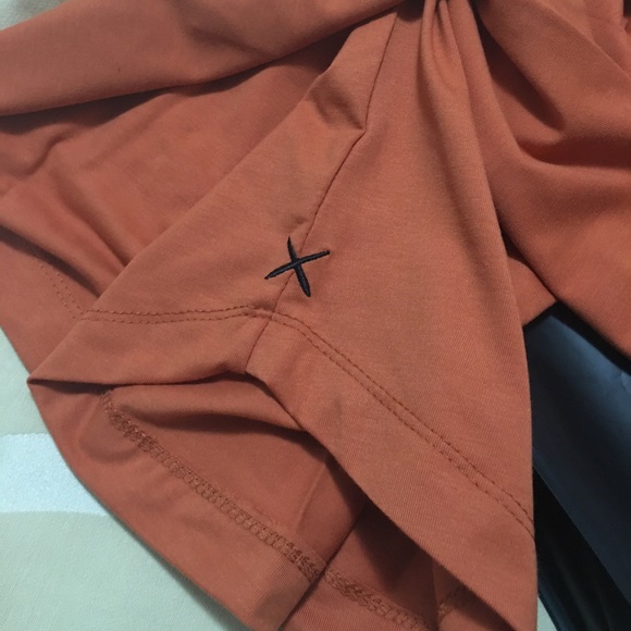 NWT Cuts clothing LS curve hem - Picture 3 of 6